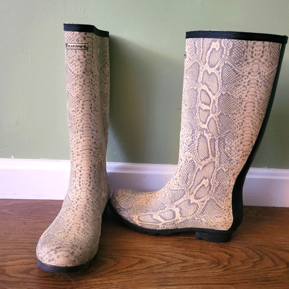 Bearpaw Rain Boots